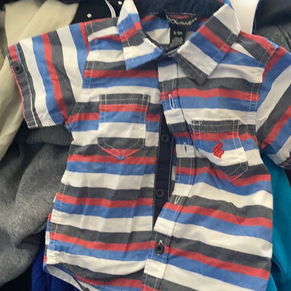 FINAL MARKDOWN Boys rocawear shirt 6-9 months
